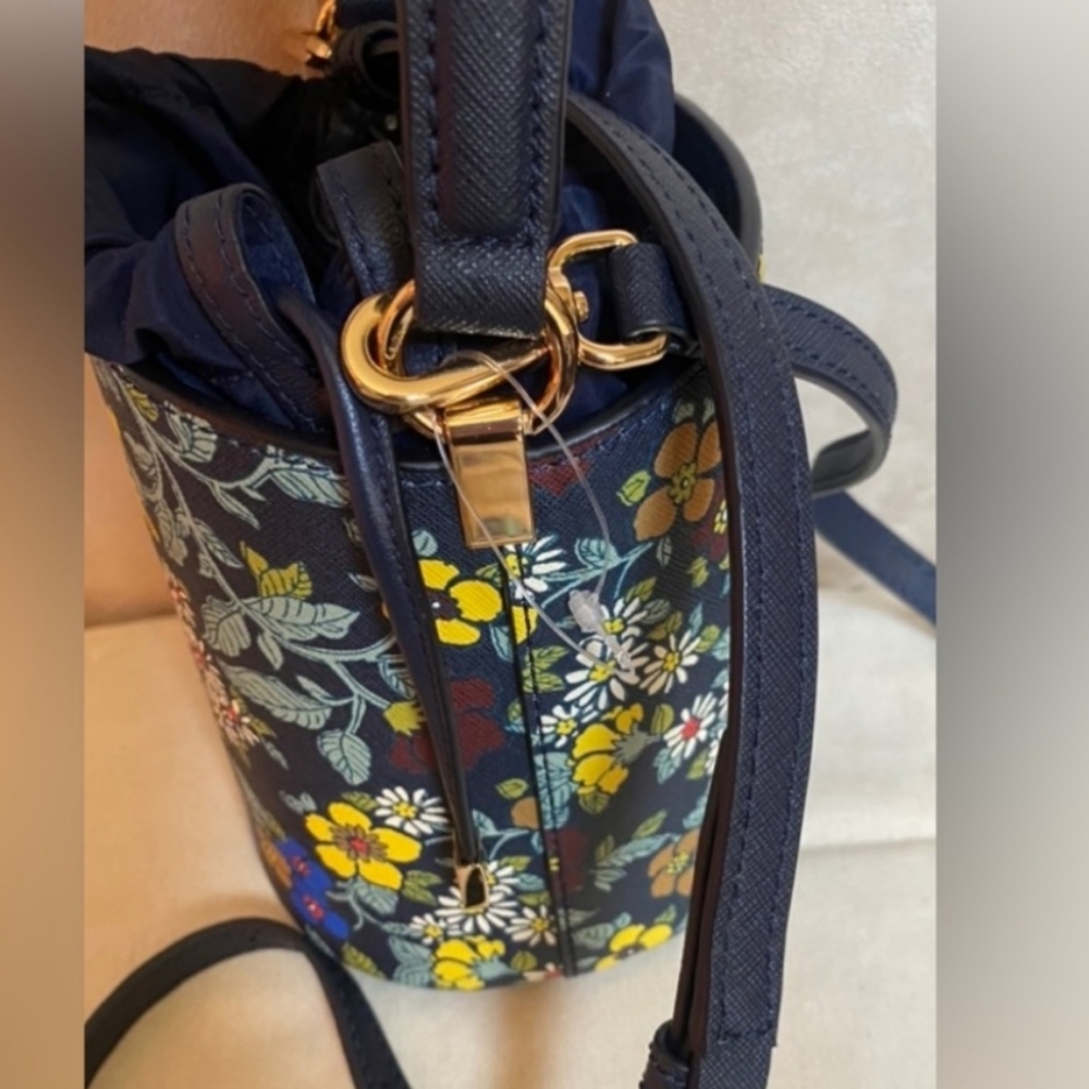 NWOT Tory Burch Emerson Satchel Bucket Bag - Picture 4 of 8